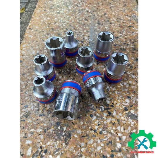 Tuýp E trắng ngắn chân cấm 1/2" Kingtony 4375M, kích thước lẽ E8-E24 