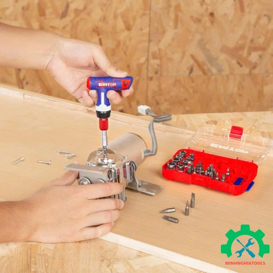 Bộ tua vít đa năng 31 chi tiết Emtop EBST03102 