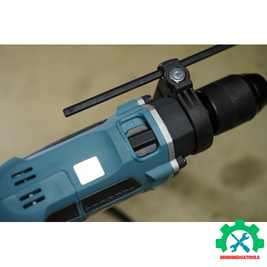 Máy khoan động lực Makita M8104B 