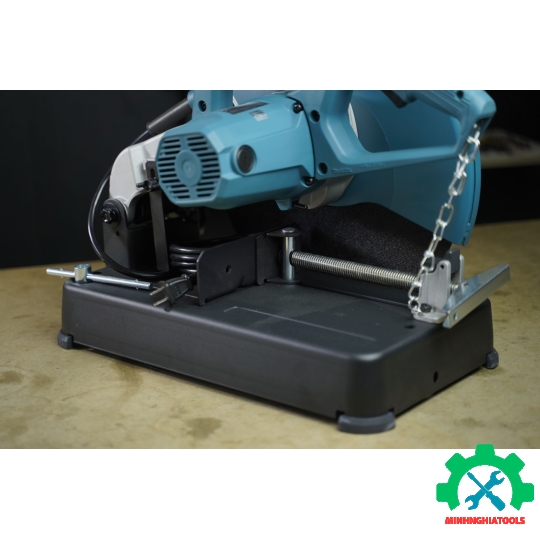 Máy cắt sắt bàn Makita M2400B (355mm/2000W)