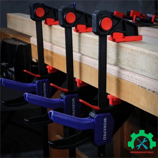 Kẹp mini dùng để điều chỉnh gỗ 12 inch 300mm Workpro - WP232036 