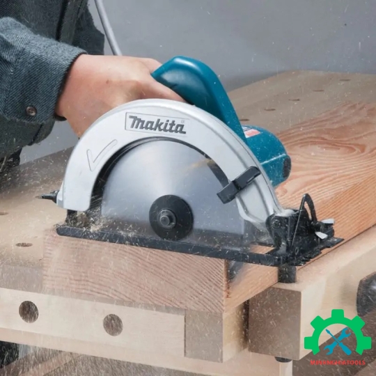 Máy cưa đĩa  Makita 5806B ( 185mm/1050W )