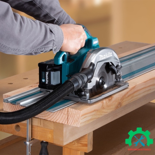 Máy cưa đĩa dùng Pin 40V Max Makita HS004GZ 