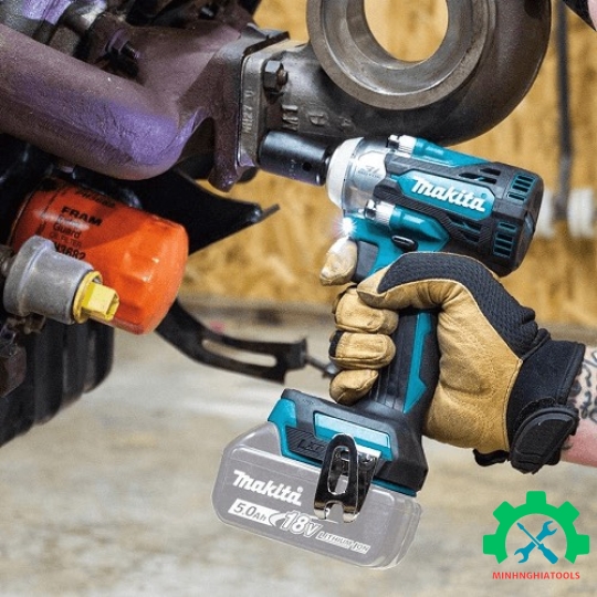 Máy siết bu lông dùng pin Makita DTW300RTJ ( 12.7MM/BL - 18V )