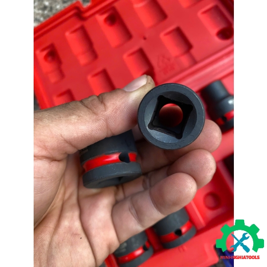 Bộ tuýp 1/2" đen ngắn 40mm CR-Mo 10 chi tiết EMTOP EMSS12101 10-24mm